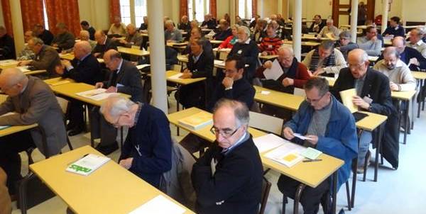 l'assemblée des particpants