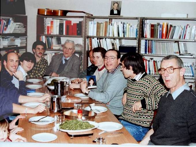 Les jeunes bénévoles se retrouvent à la communauté des Frères