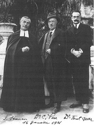 Frère Sennen en compagnie 
                    de Carlos Pau et Font Quer