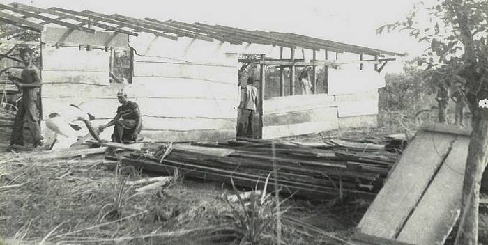 Construction d'un abri pour le matériel